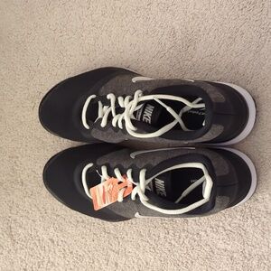 NIKE In Season TR 4 Women's Athletic Shoes